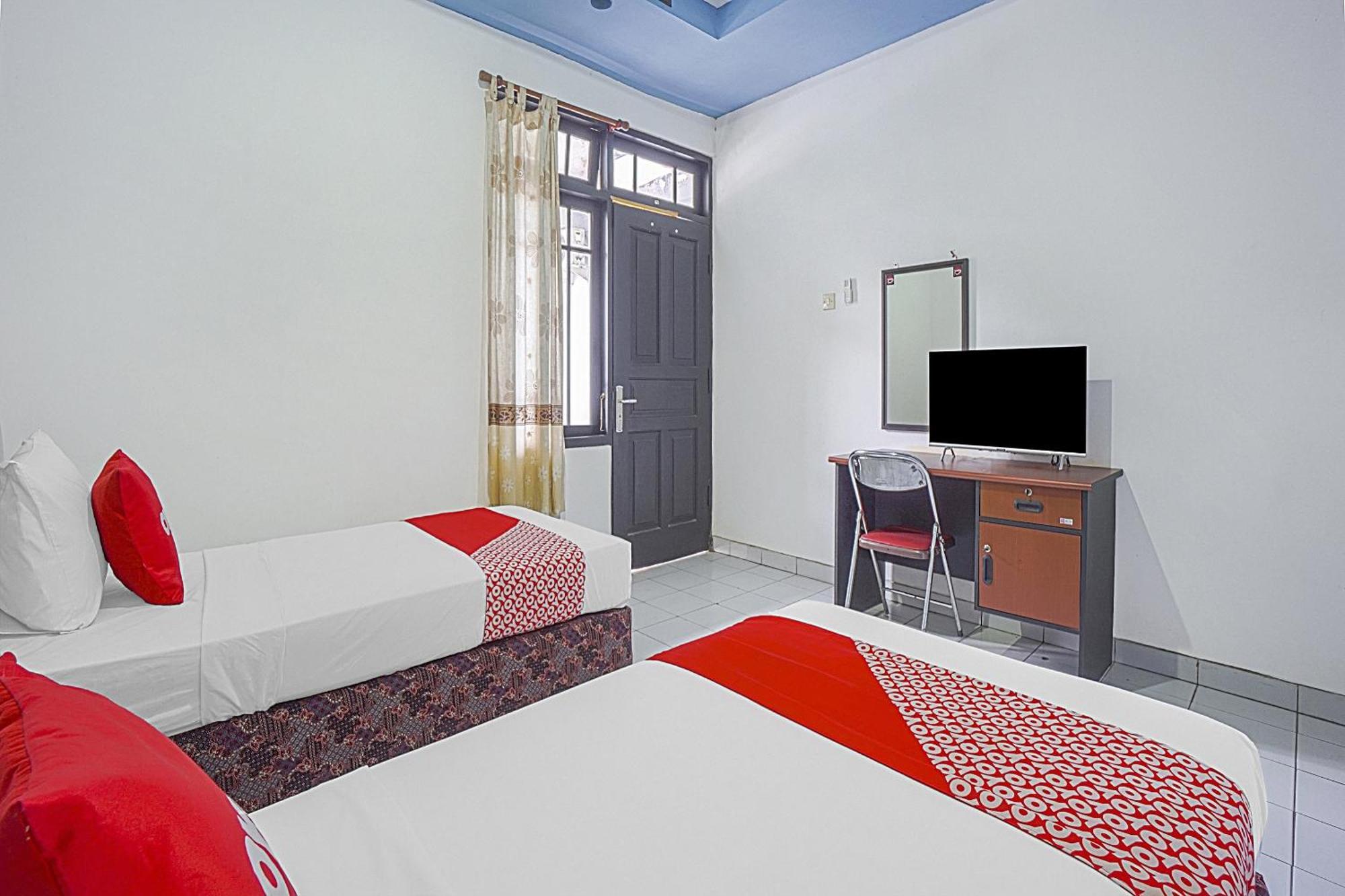 Oyo Life 90589 Palem Garden Hotel Tulungagung Exteriör bild