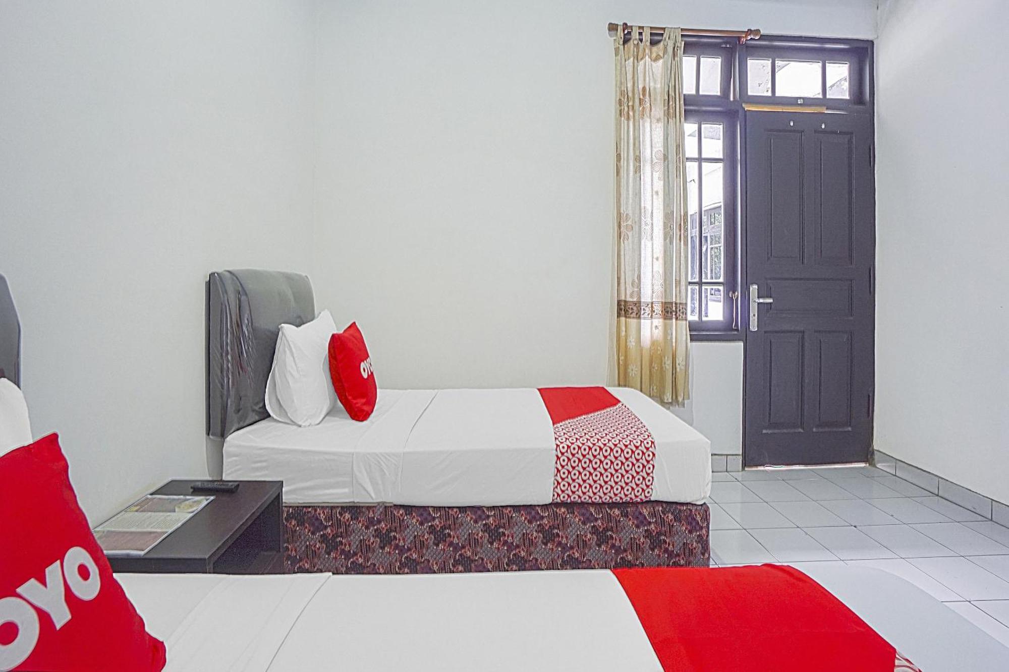 Oyo Life 90589 Palem Garden Hotel Tulungagung Exteriör bild