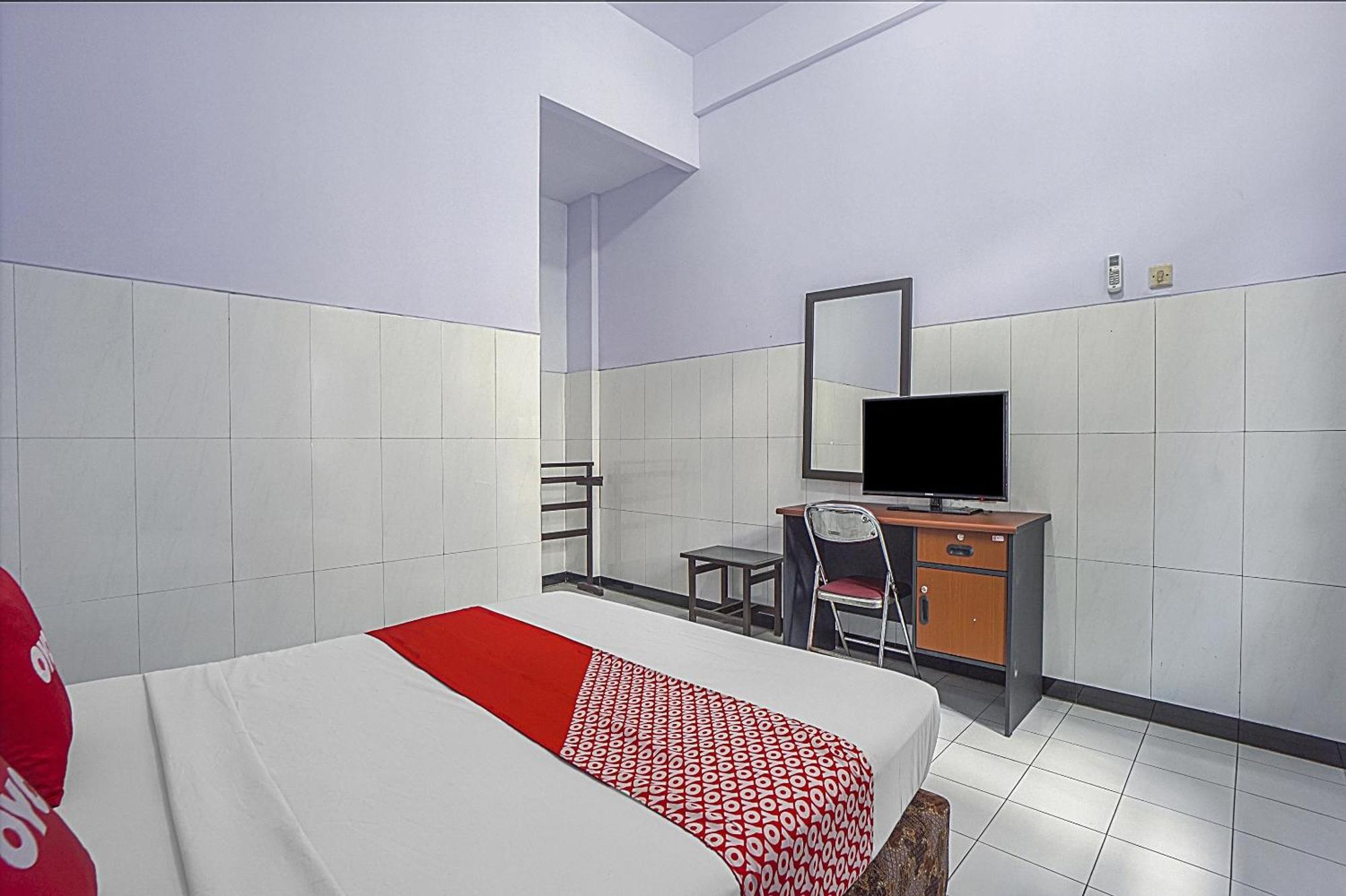 Oyo Life 90589 Palem Garden Hotel Tulungagung Exteriör bild